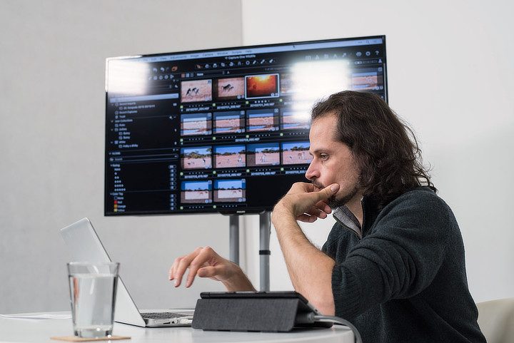 V civilu při natáčení kurzu o Capture One pro KurzyŽivě
