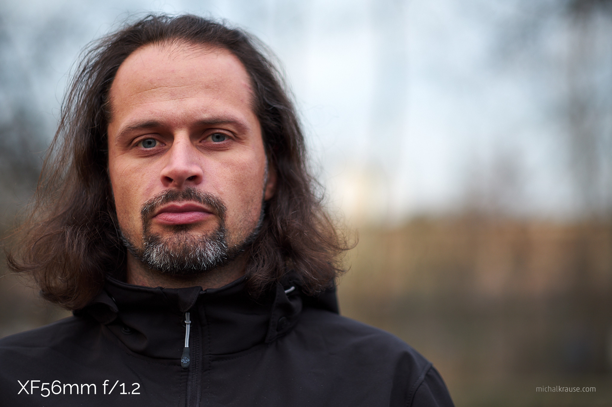 Portrét – XF56mmF1.2, clona 1,2